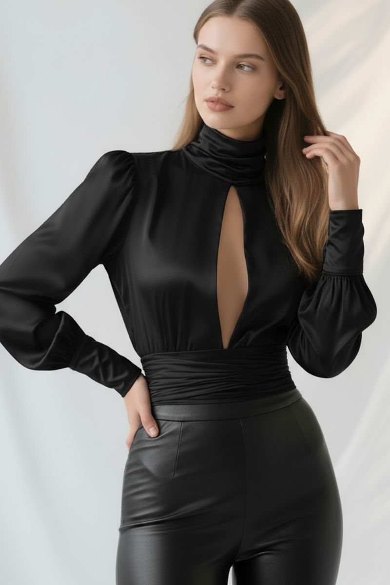 Bluză neagră din mătase naturală „Aria” cu guler înalt și decupaj frontal – Sugar Couture