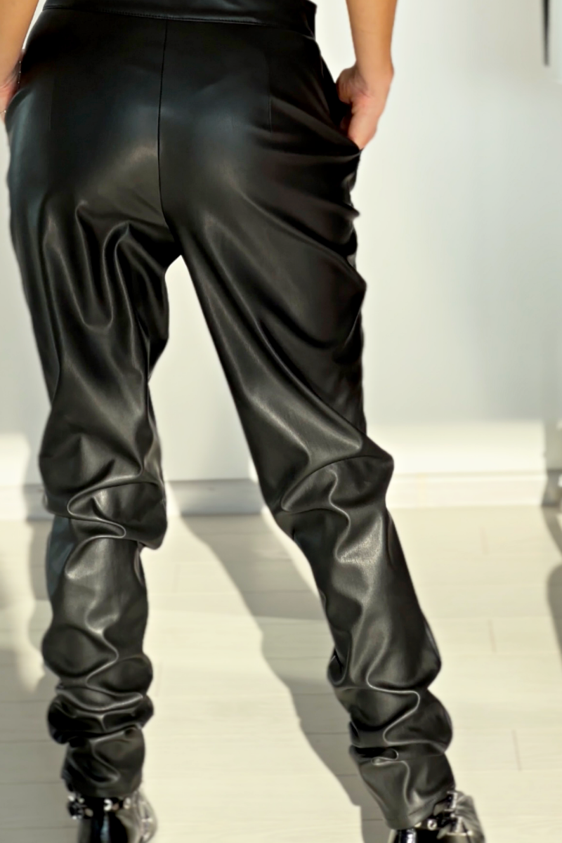 Pantaloni din Piele Talie Inalta cu Detalii de Tinte Studded