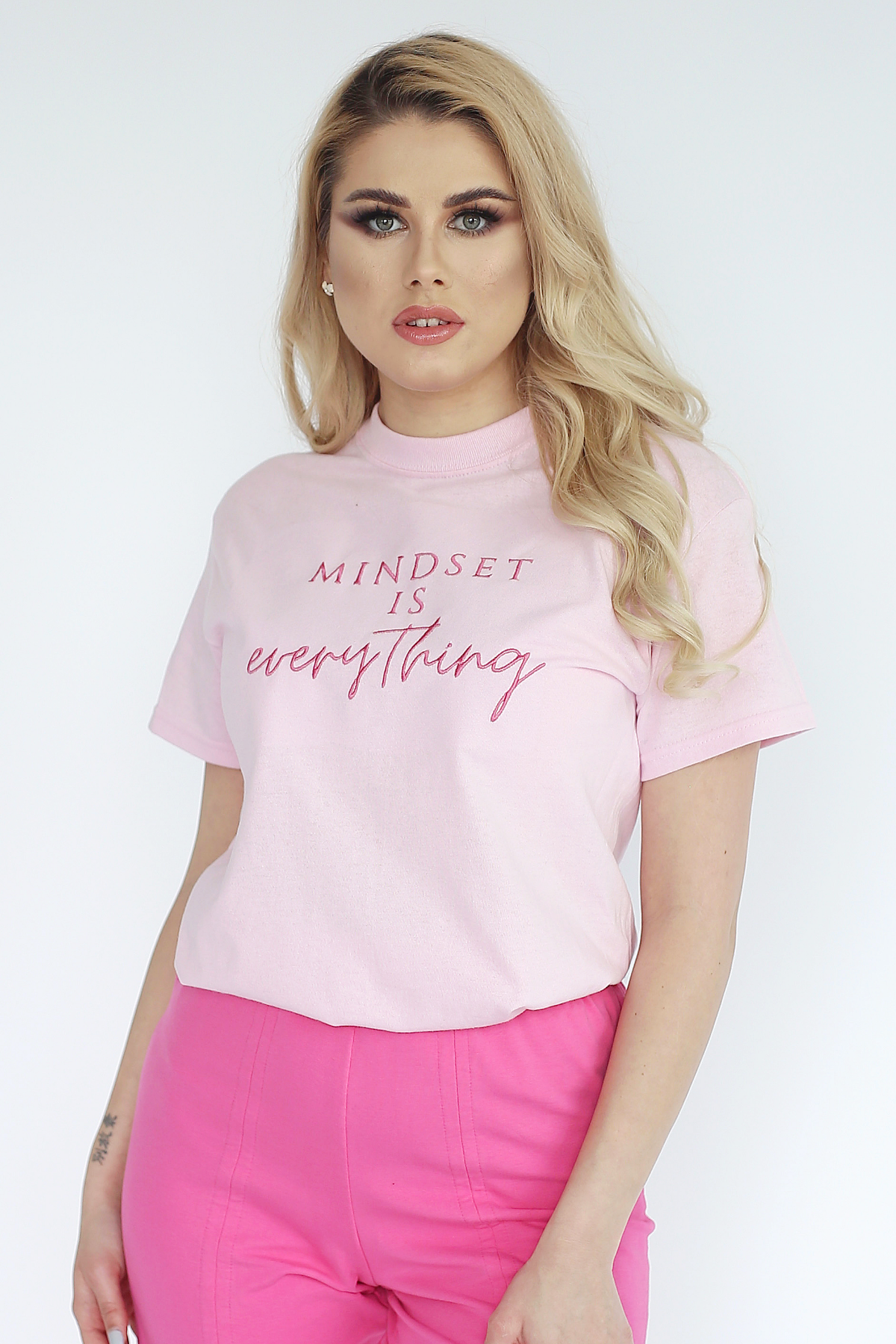 Tricou roz Mindset is Everything Sugar Couture x Henrietta