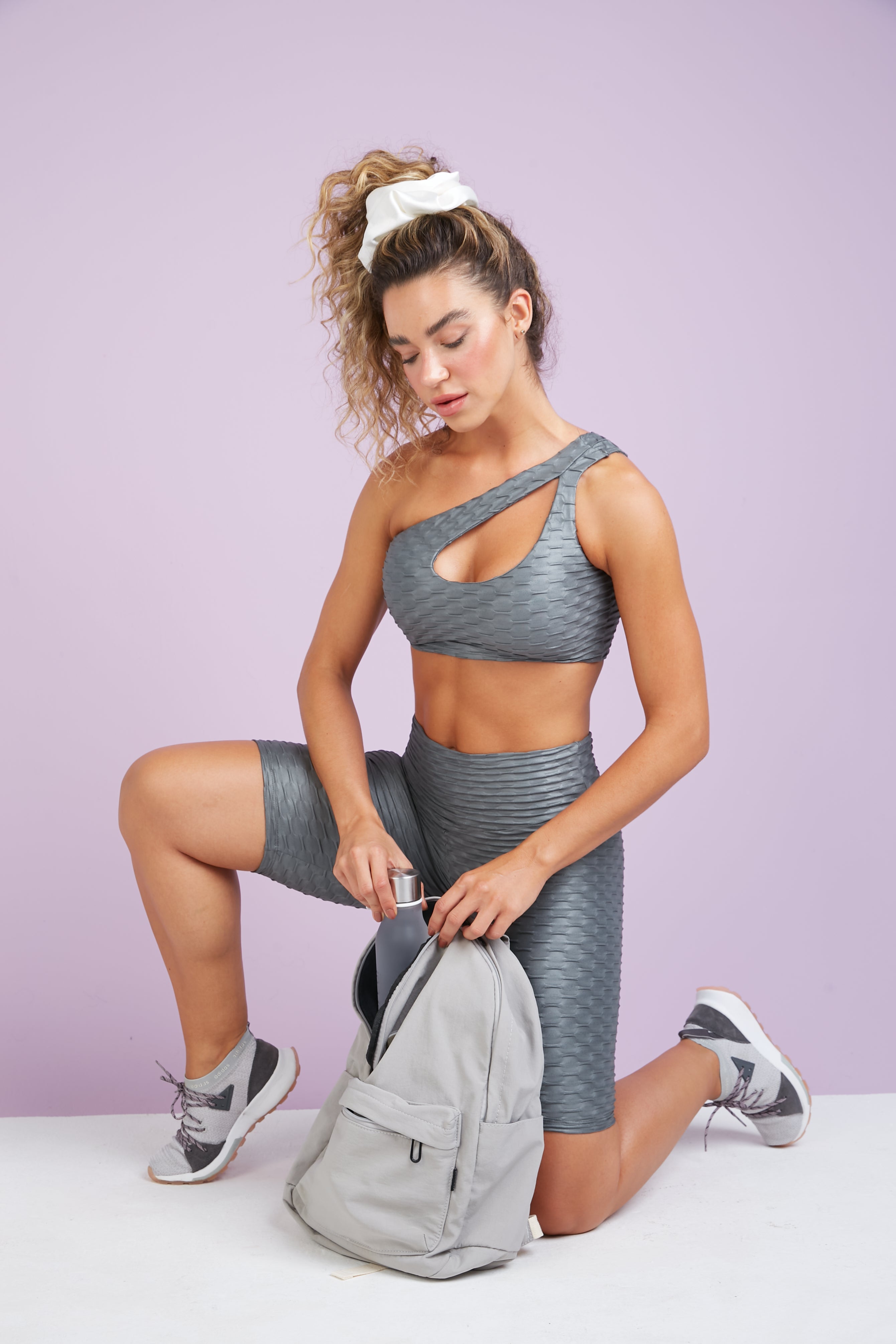 Compleu scurt sport gri platinum bustiera si colanti brazilian cu push up Sugar Couture Made in Brazil