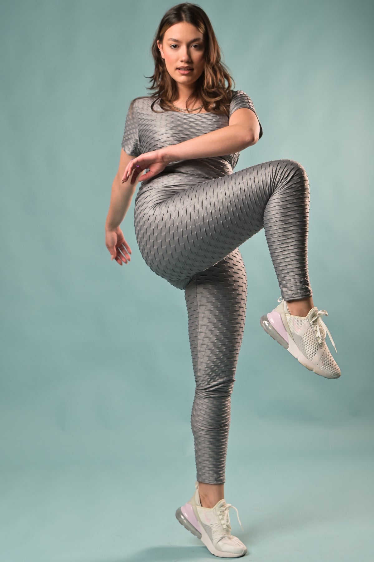 Set gri modelator plus size colanti talie inalta si tricou made for curves
