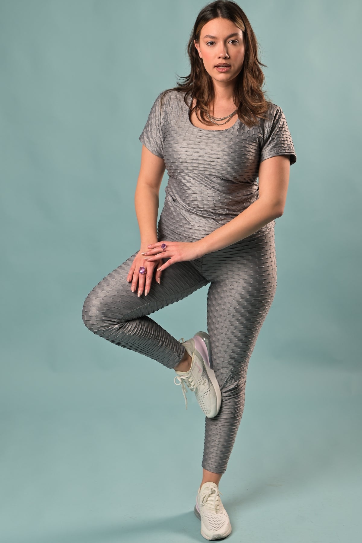 Set gri modelator plus size colanti talie inalta si tricou made for curves