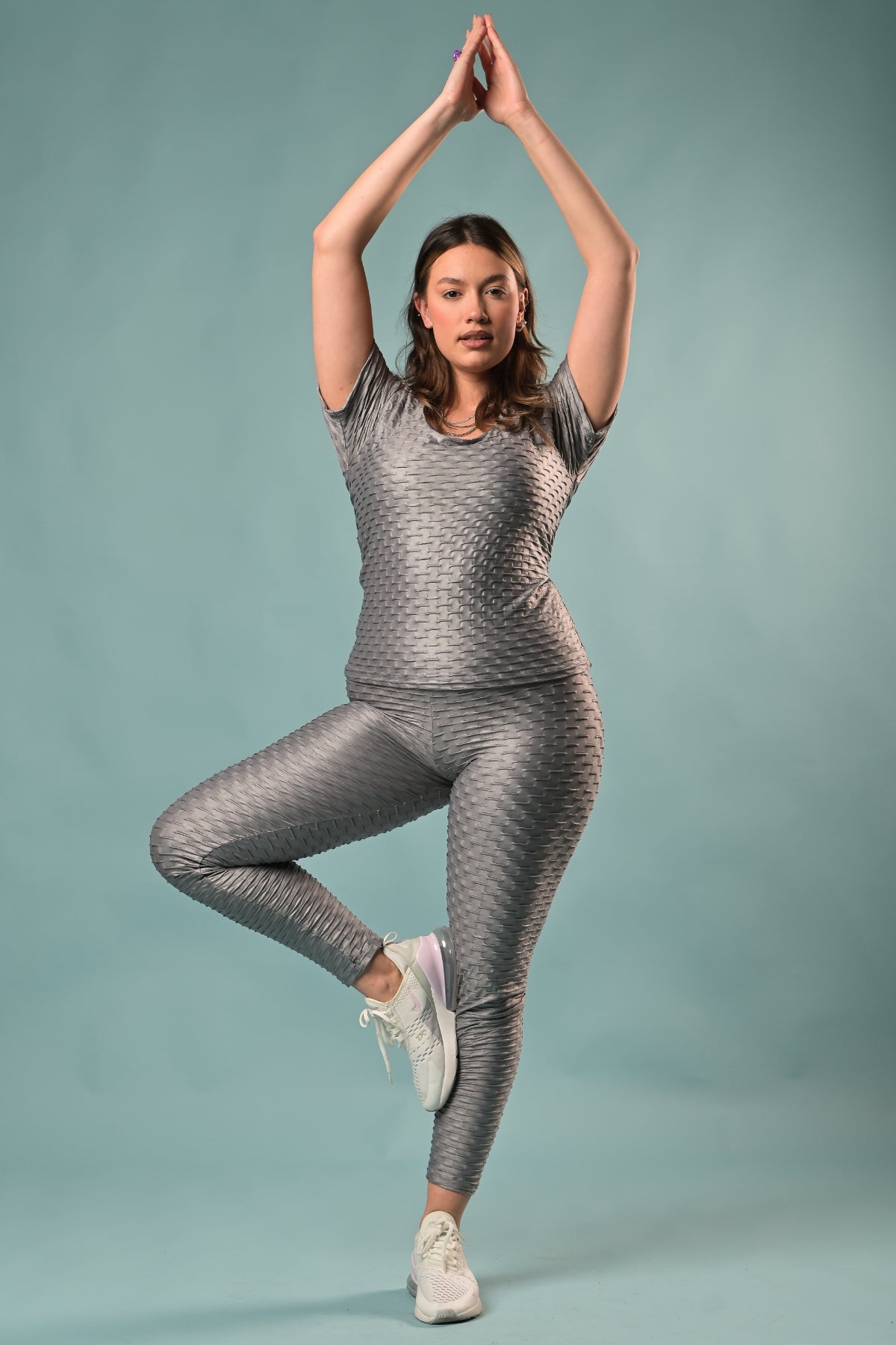 Set gri modelator plus size colanti talie inalta si tricou made for curves