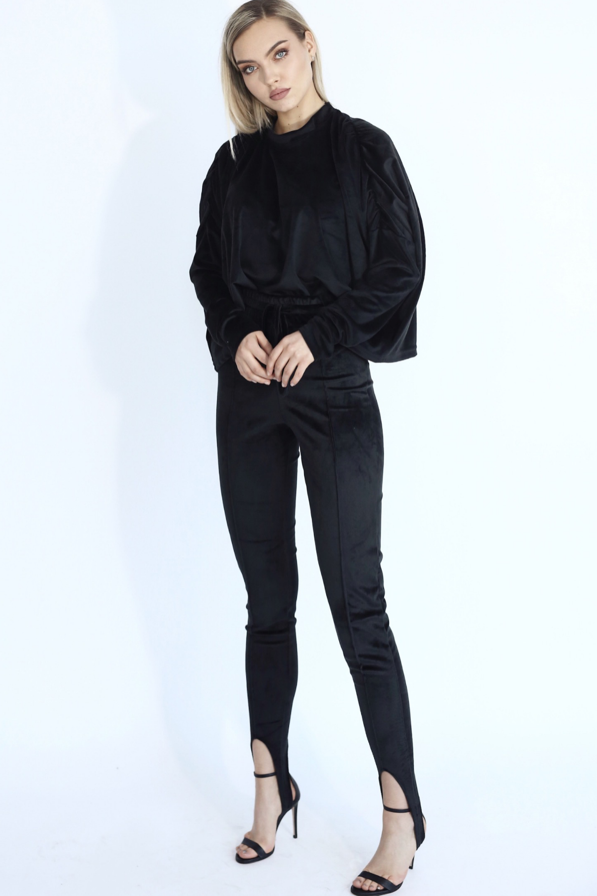 Set negru catifea doua piese cu top asimetric evazat și colanți Balerina Sugar Couture