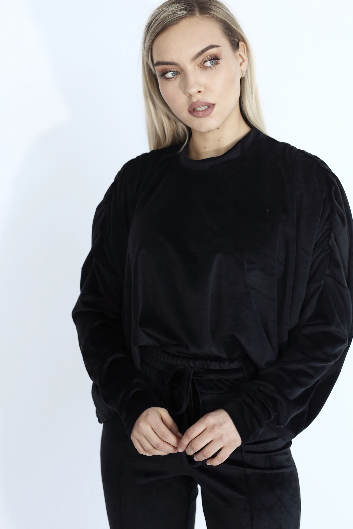 Set negru catifea doua piese cu top asimetric evazat și colanți Balerina Sugar Couture