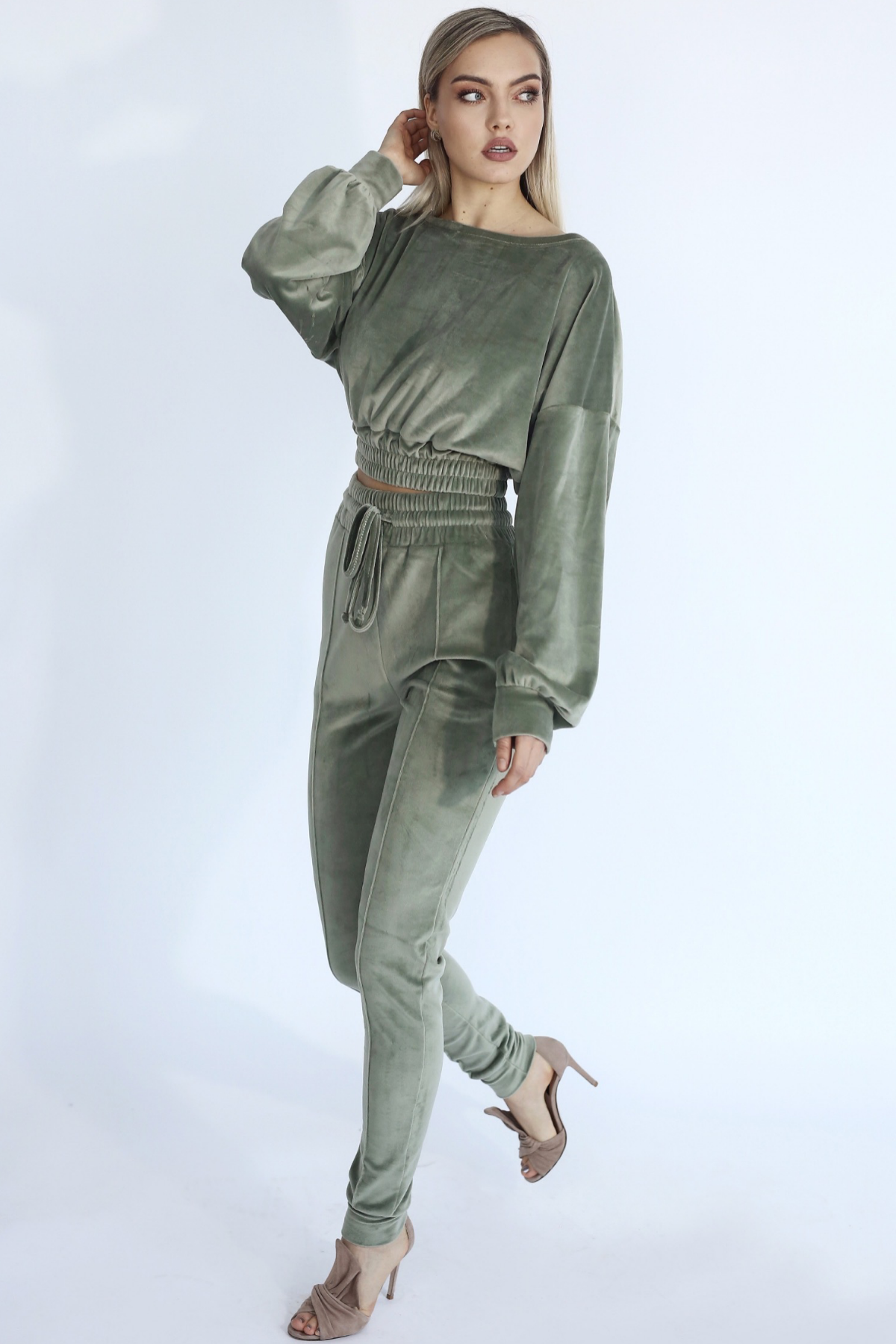 Set verde kaki Adele catifea doua piese top cu umeri evazati și pantaloni Sugar Couture